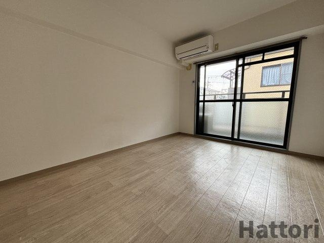 プチハイツ服部の居間・リビング