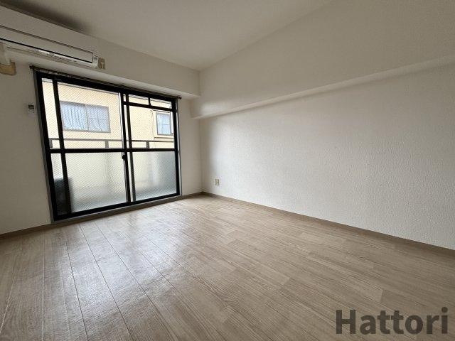 プチハイツ服部の居間・リビング