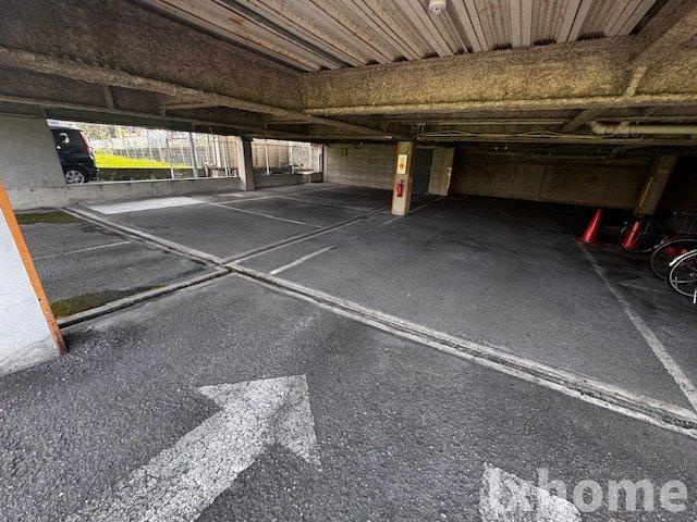 プレアール南春日丘の駐車場|駐車場があります