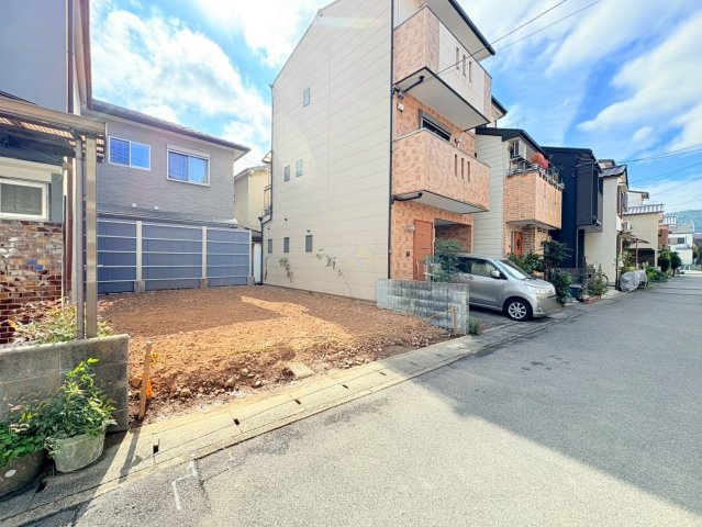 梅津中村町 条件無土地の前面道路含む現地写真