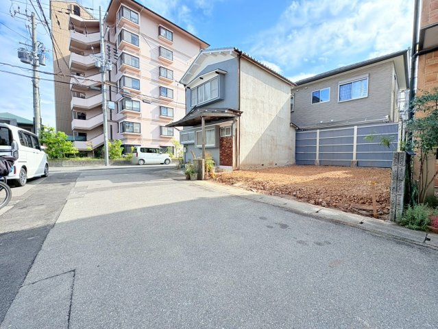 梅津中村町 条件無土地の前面道路含む現地写真