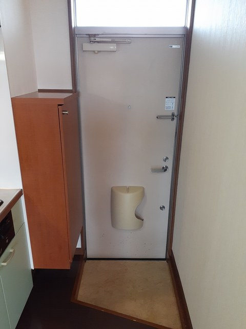 サンハイツ長者ヶ台Ｂ棟の玄関