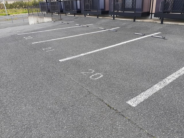 サンハイツ長者ヶ台Ｂ棟の駐車場