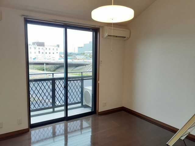 サンハイツ長者ヶ台Ｂ棟の洋室