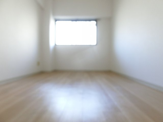 ウエストコートの寝室|同マンション別部屋