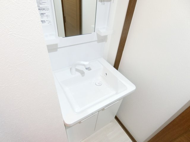 ウエストコートの独立洗面台|同マンション別部屋