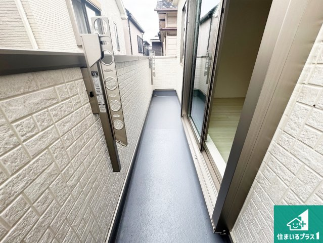 大阪狭山市池尻北　新築一戸建てのバルコニー|ワイドバルコニーは洗濯物を干すスペースが広いのでご家族が多くても安心！