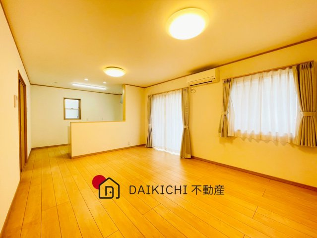 【居間・リビング】 | 行田市城西5丁目　中古戸建