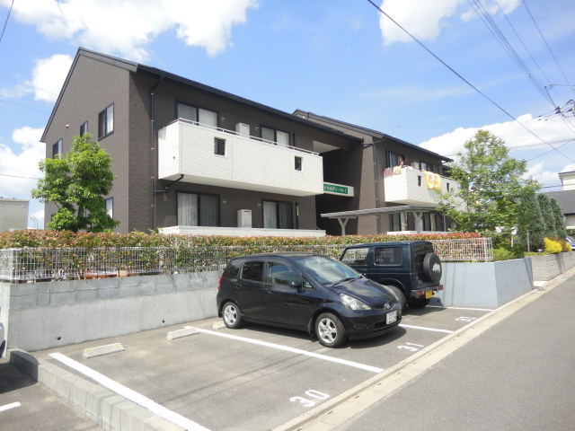シャルダンベル【10.000円キャッシュバック対象物件】の駐車場|カースペースがあります