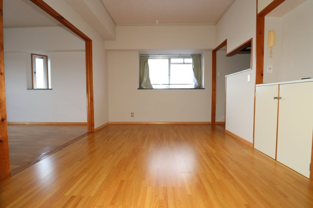 塩田町マンションの居間・リビング