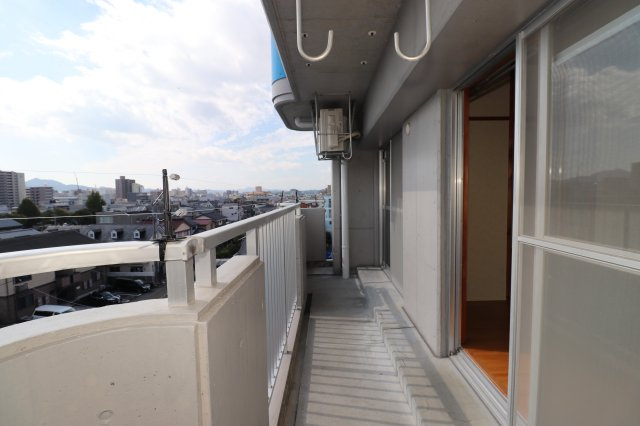 塩田町マンションのバルコニー