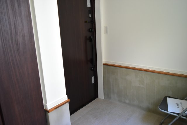 国分寺市本多４丁目の中古一戸建の玄関
