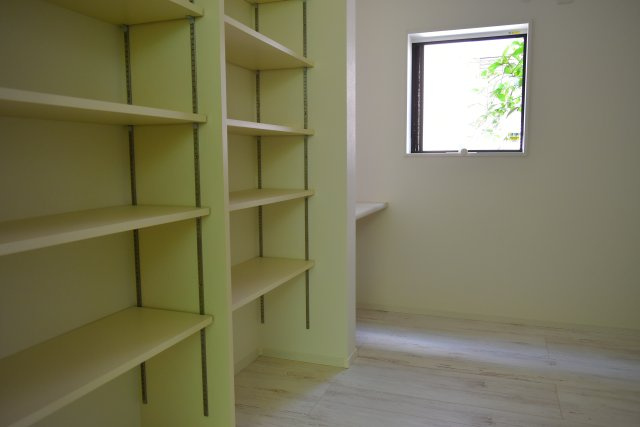 国分寺市本多４丁目の中古一戸建の収納