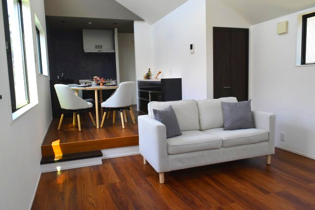 国分寺市本多４丁目の中古一戸建の居間・リビング