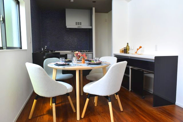 国分寺市本多４丁目の中古一戸建の居間・リビング