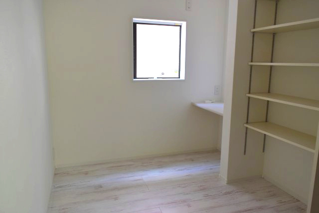 国分寺市本多４丁目の中古一戸建の収納