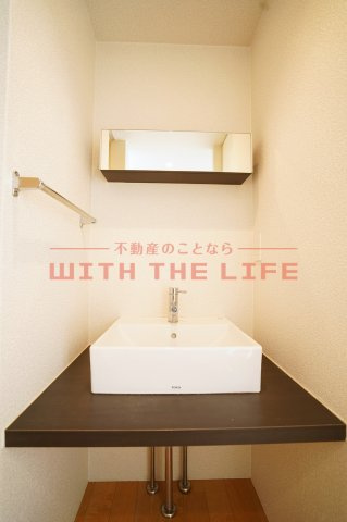 イーストレガロ（ｅｓｔ ｒｅｇａｌｏ）【キャッシュバック対象物件】の独立洗面台|朝の支度にも助かる、独立の洗髪洗面化粧台