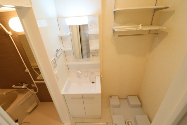 川崎市多摩区東生田１丁目のアパートの洗面所|同年同施工会社参考