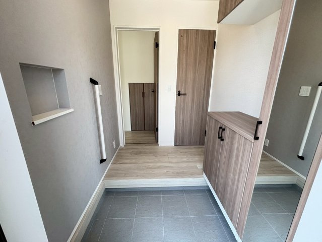 リナージュ／東区尾ノ上３丁目24-1期／２号棟の玄関