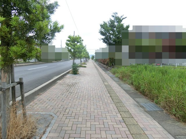 境港市夕日ヶ丘売土地の前面道路含む現地写真