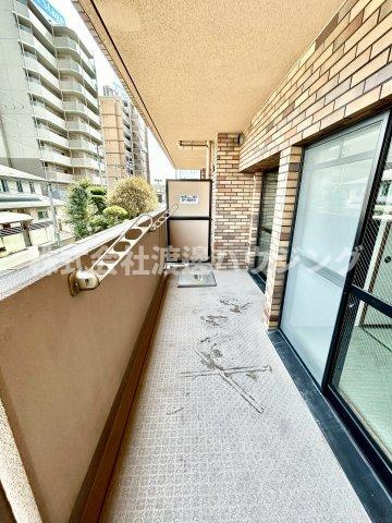 セントファミーユ江坂のバルコニー