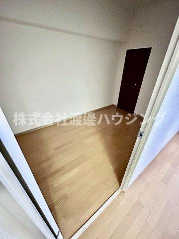 セントファミーユ江坂の洋室