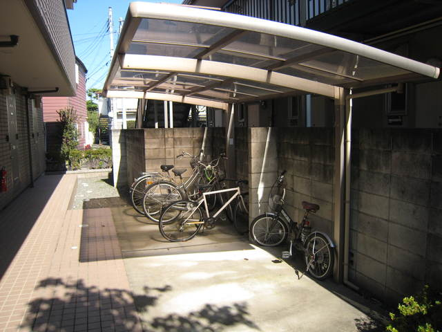シャトーリヴィエールのその他共用部分|★屋根付き駐輪スペース★