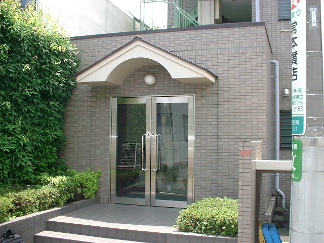 Ｃｅｄａｒ　Ｔｅｒｒａｃｅのエントランス|★人気のペット可★　★安心のオートロック＆防犯カメラ付★