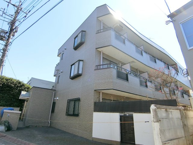 Ｃｅｄａｒ　Ｔｅｒｒａｃｅの外観|★重厚感のあるマンション★