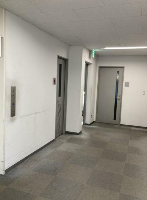 山武郡芝山町岩山の倉庫