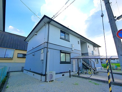 シャンピア平城の外観