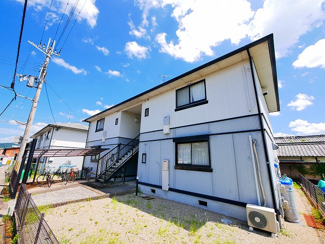 シャンピア平城の外観