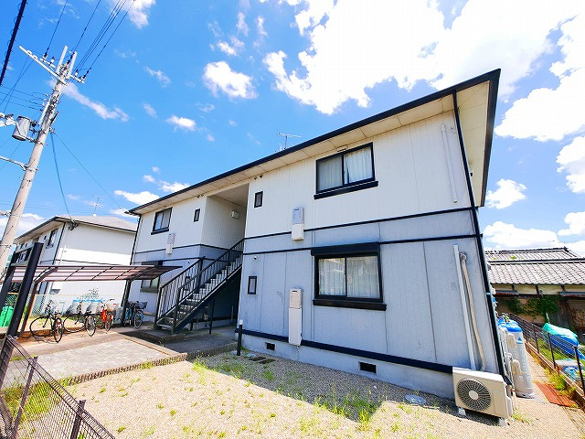 シャンピア平城の外観