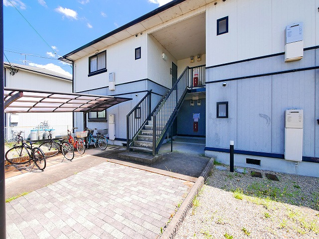 シャンピア平城の駐車場