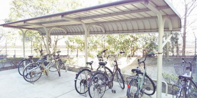 【駐車場】 | レオパレスＳＮＯＷ | 駐輪場