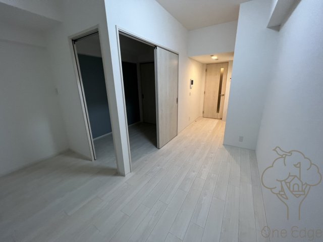 セレーノ南森町の居間・リビング
