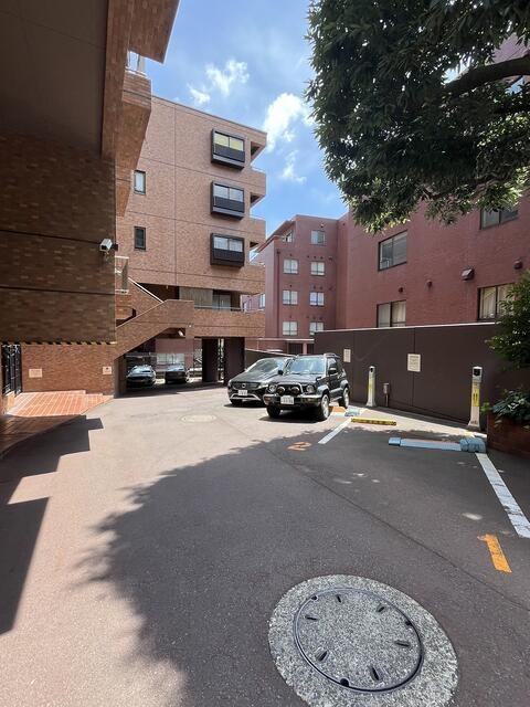 スカイプラザ赤坂の駐車場| 