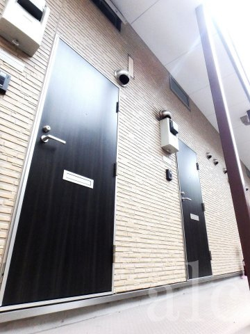 GLORIA柏木(グローリア柏木)のその他共用部分|廊下からもお部屋の高さがわかります。開放感のある室内デザイン