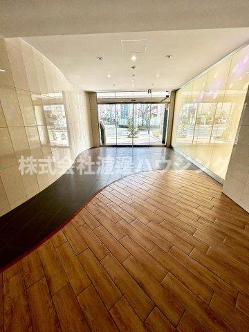 SEST新大阪のエントランス