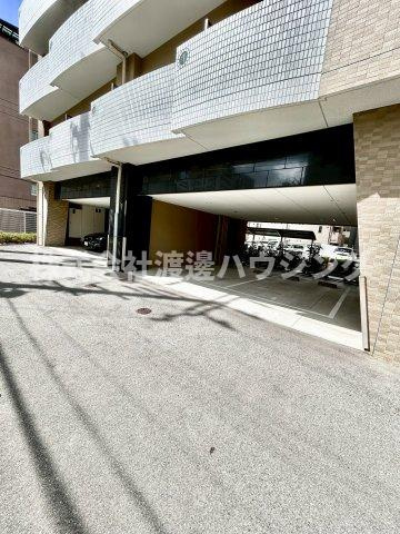 SEST新大阪の駐車場