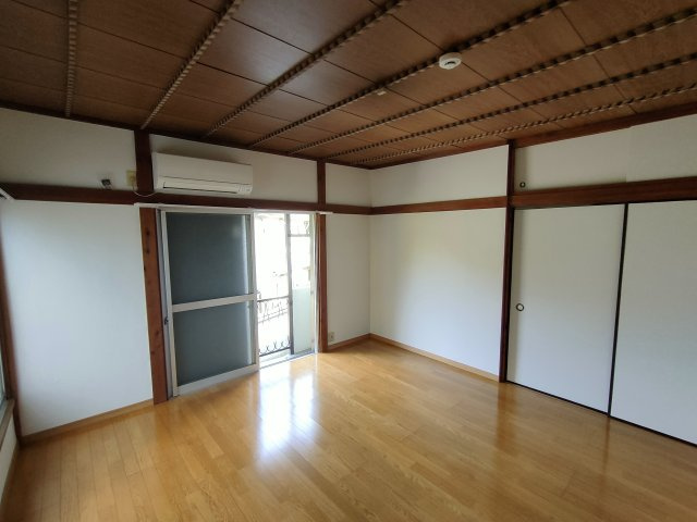 第二トーヨー荘の洋室