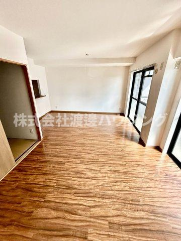 プレーヌ緑地公園の内装