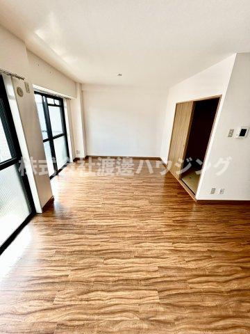 プレーヌ緑地公園の居間・リビング