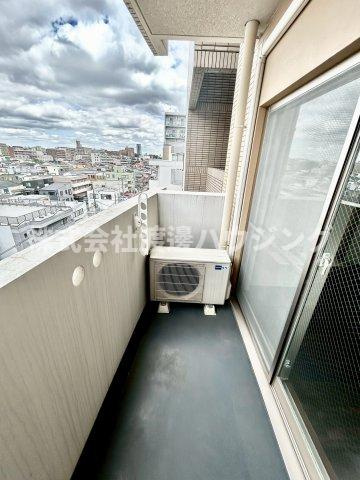 SERENiTE江坂四番館のバルコニー