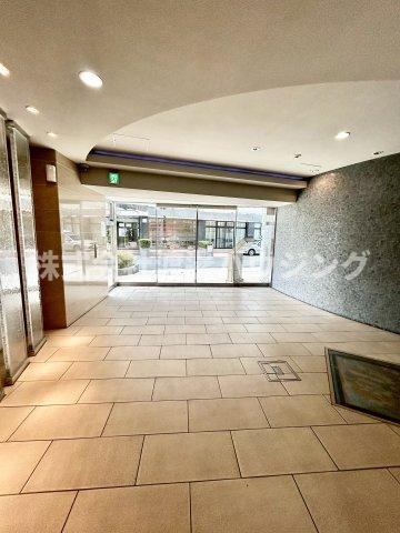 SERENiTE江坂四番館のエントランス