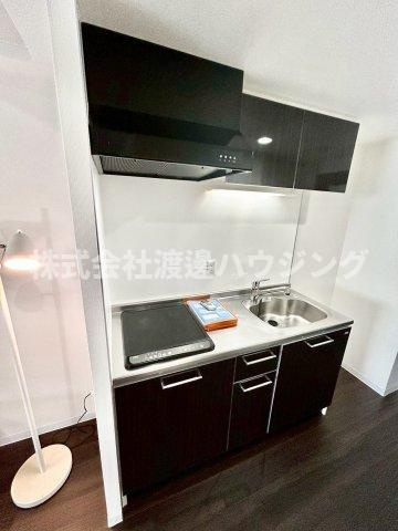 SERENiTE江坂四番館のキッチン|2口IHコンロ付き