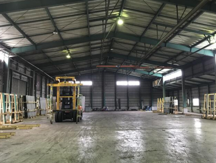 木更津市木材港の倉庫