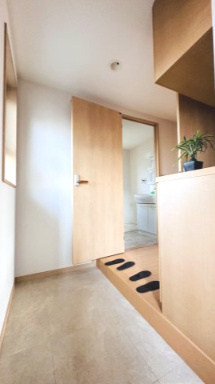 クレールコート堂庭の玄関