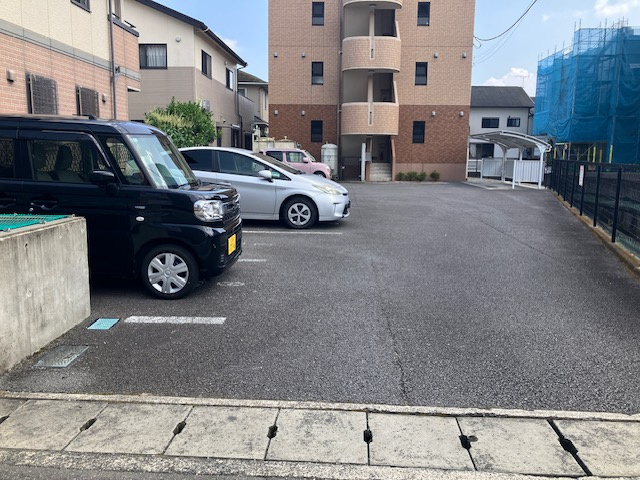 クレールコート堂庭の駐車場