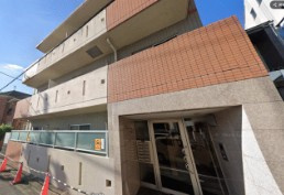 【外観】 | Ｐａｌａｃｅ　Ｕ－ｋａｒｉ | 鉄筋コンクリート造のがっちりとした建物。